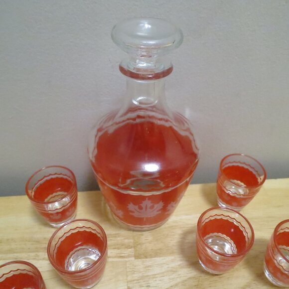 Glass Decanter Set Vintage Retro 6 Shot Glasses Maple Leaf c1950s France - Picture 3 of 3